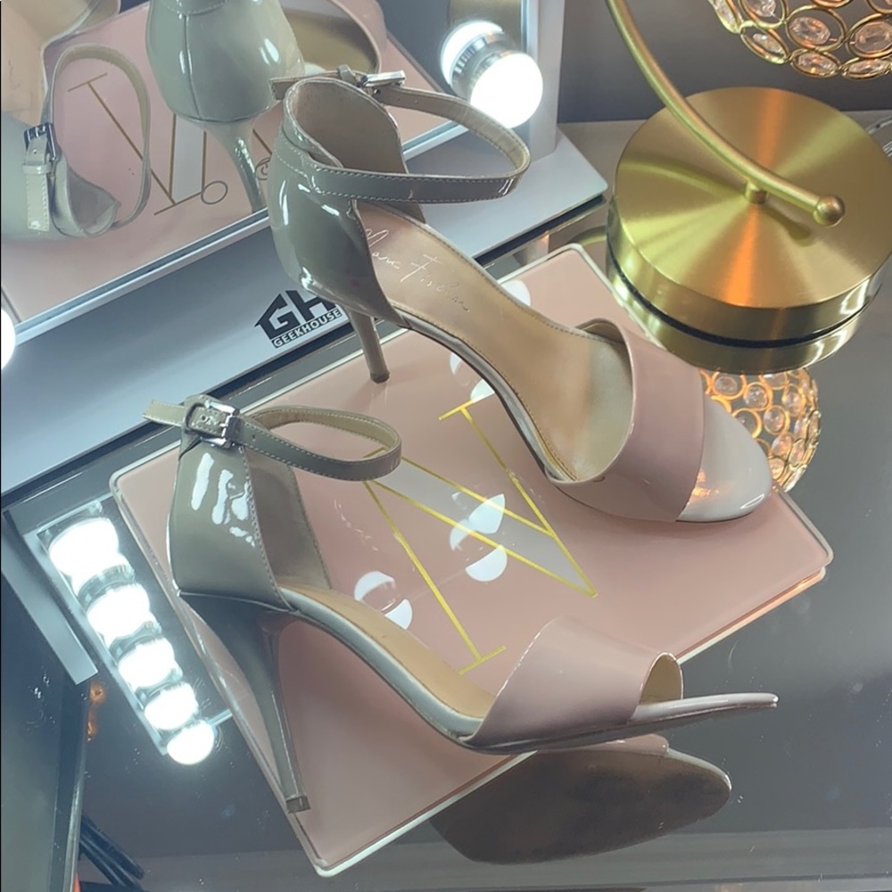 Nude/blush Patent Pumps
